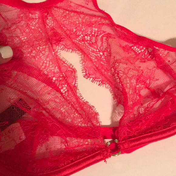 NWT Victoria Secret Bralette - Picture 3 of 8